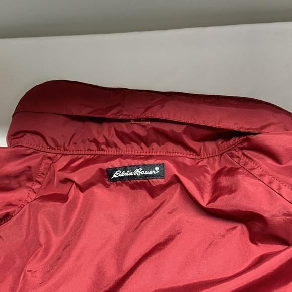 EDDIE Bauer Nylon Shell Windbreaker Packable Hidden Hood Colour Burgundy Large - Picture 12 of 13